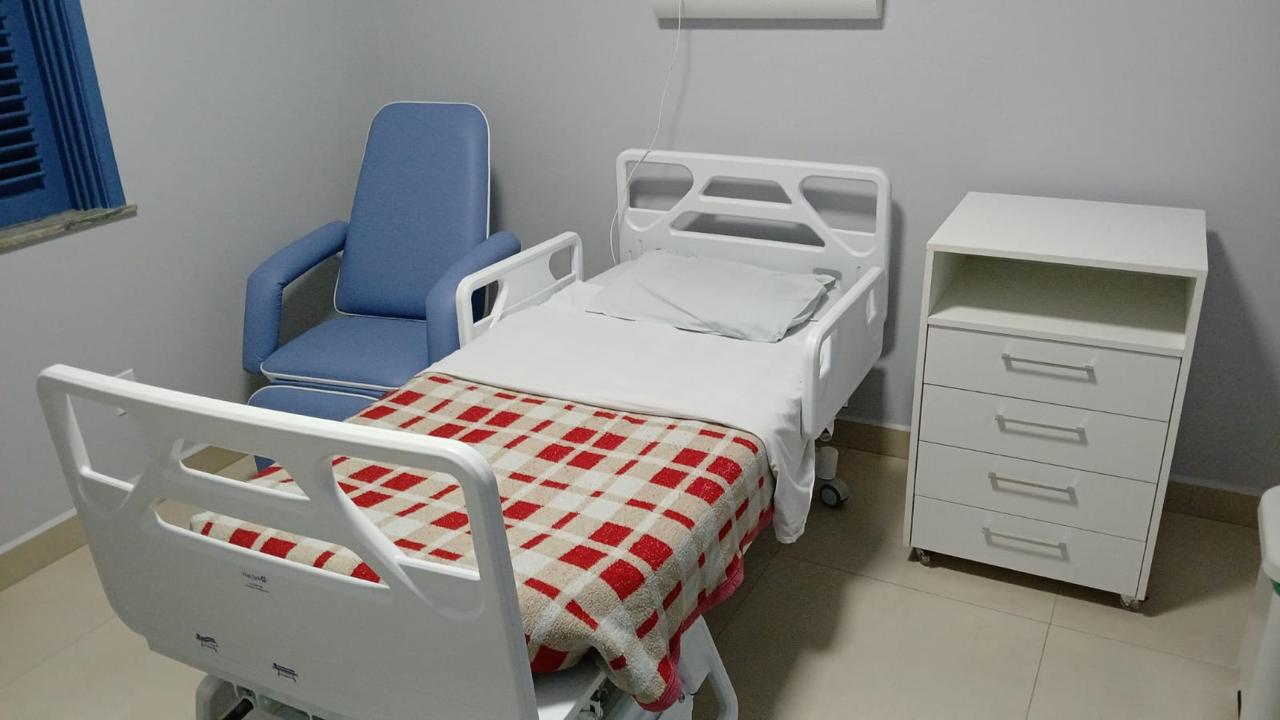 Quarto particular do Hospital Nossa Senhora da Sa&uacute;de &mdash; Benefic&ecirc;ncia Portuguesa de Teres&oacute;polis